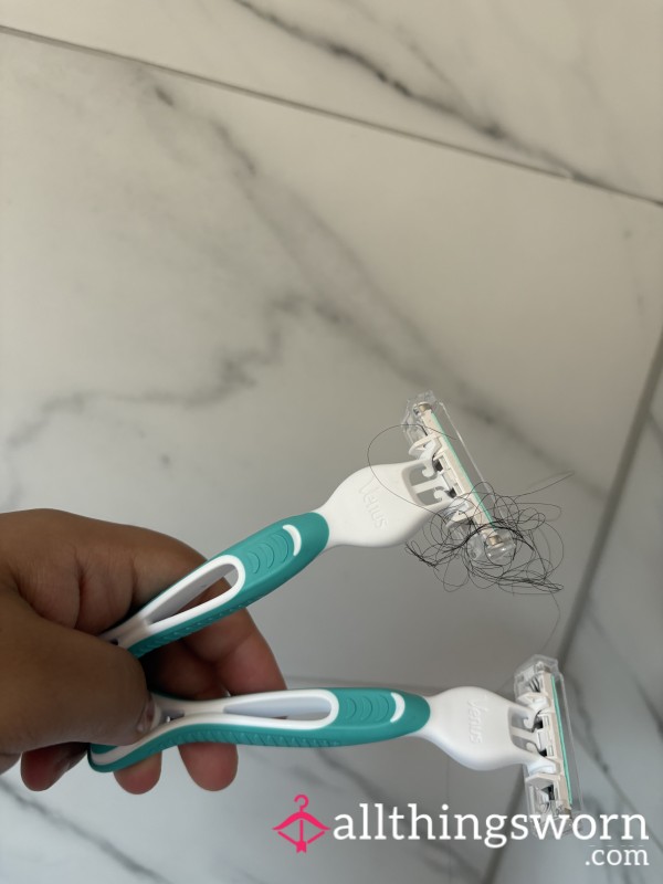 2X Used Blue Razors