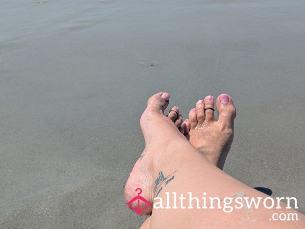 2 Minutes Of My Toes In The Sand