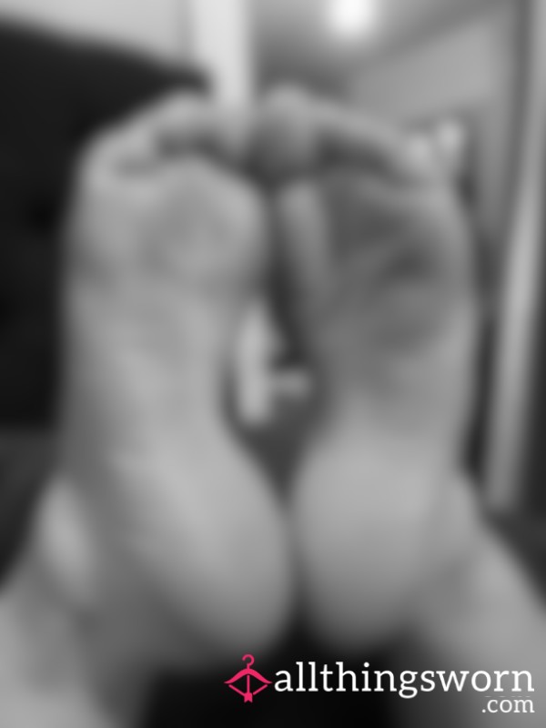 3 Black And White Feet Pictures