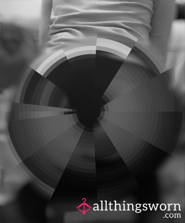 3 Black&white Nylon Arse Pics
