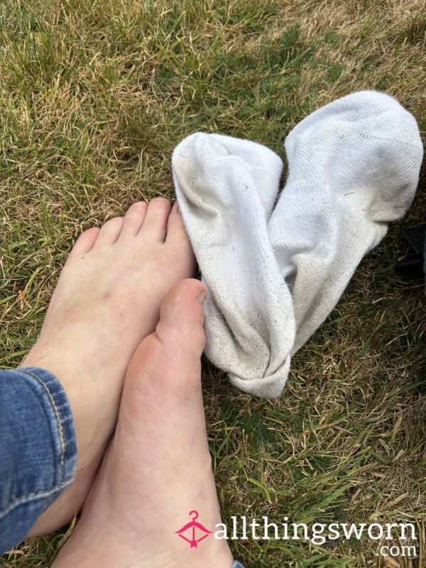 5 Days Worn. Filthy Socks 🙊