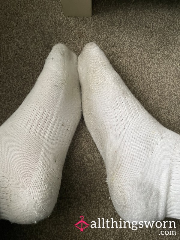 3 Feet Pics During A Lovely Pampered Evening