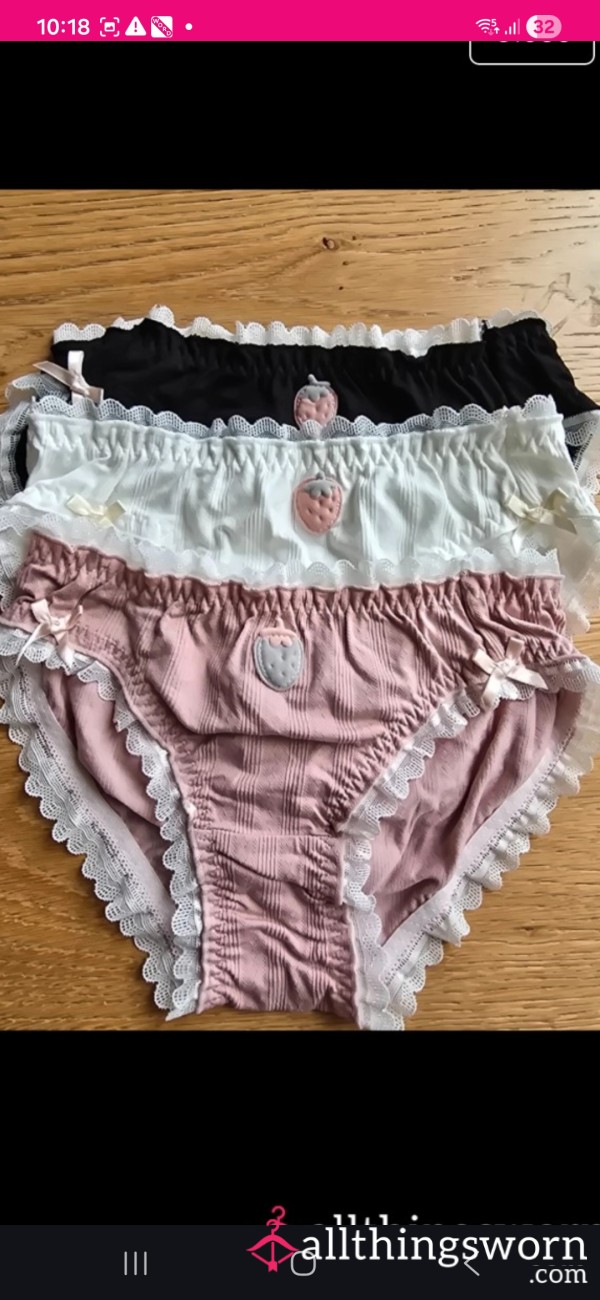 3 Frilly Panties