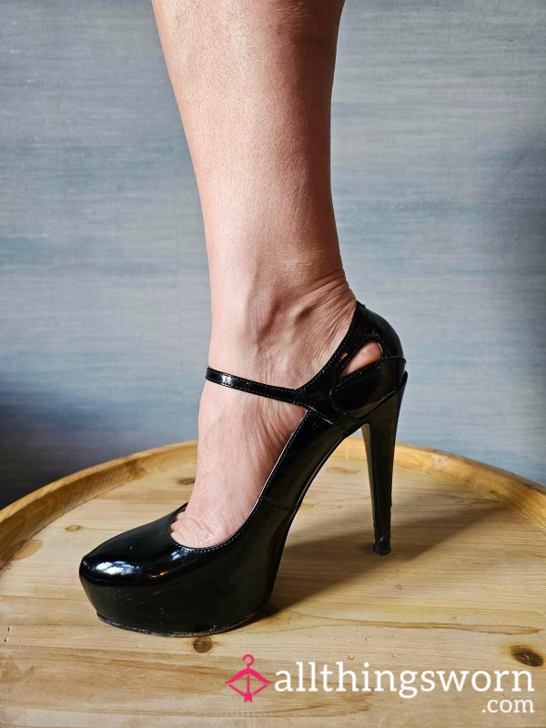 3 Pic Bundle Pics Of My Legs In The Black Heels In Profile Pic