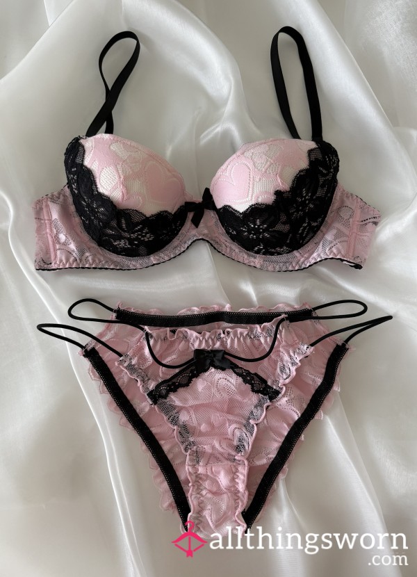 (˶ ˘ ³˘) Pink And Black Lace Lingerie Set ♡