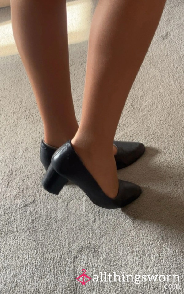 3 Upskirt No Panties Pics