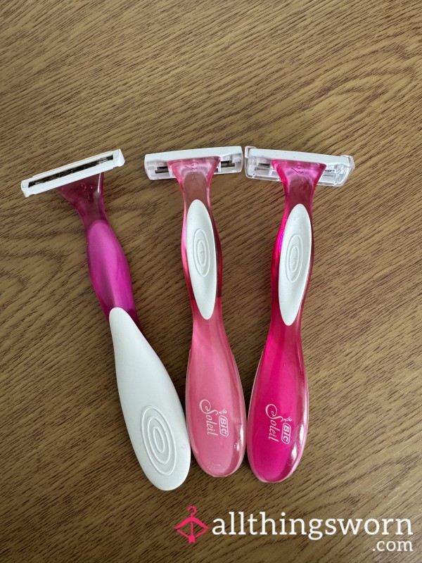 3 Used Razors