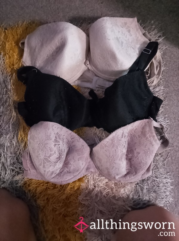 3 X 38DD Bras White , Black And A Purple Pink Colour.