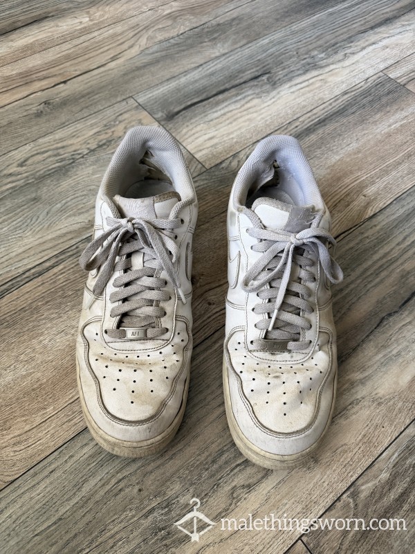 3-Year-Worn Nike AF1s – Sockless Travel Sneakers – US 11