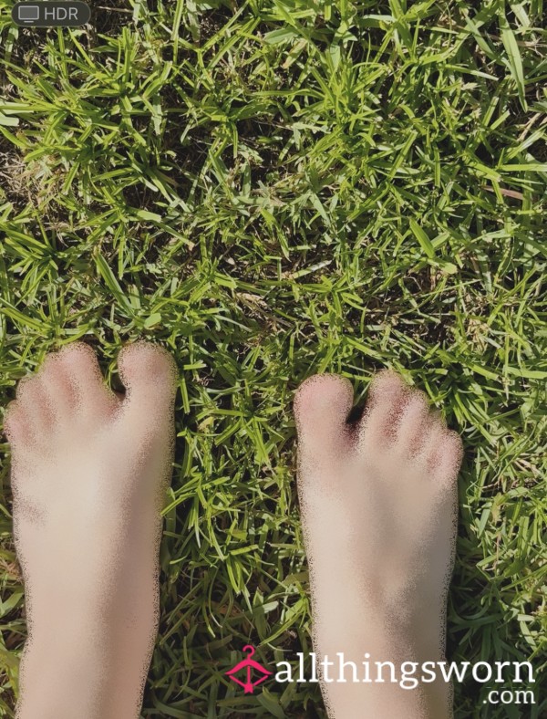 🌿30 Second Toes Wiggling In Gra**🌿