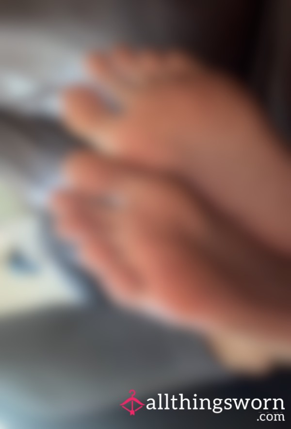30 Second Video Of My Feet :)