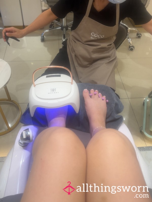 🎥: 3:02 Miss Amber Getting Her Toes Done.. Including End Result (french Tips😍😋)