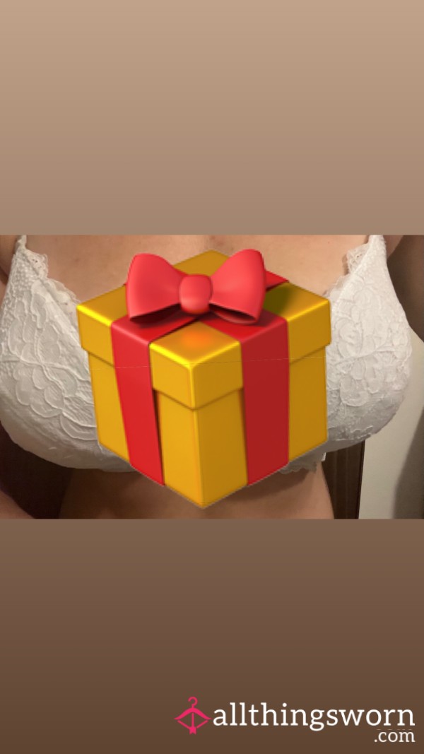 32F Natural Boobies In Angelic White Lacy Bra