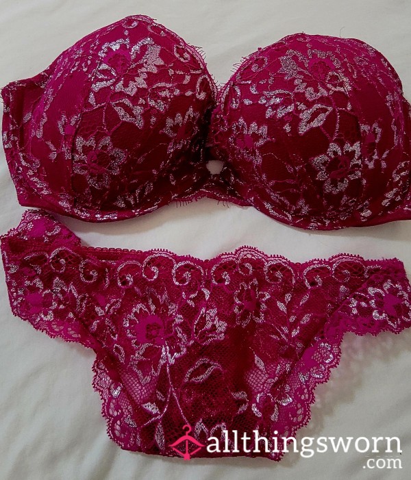 34D Victorias Secret Lace Push Up Bra And Matching Medium Panties