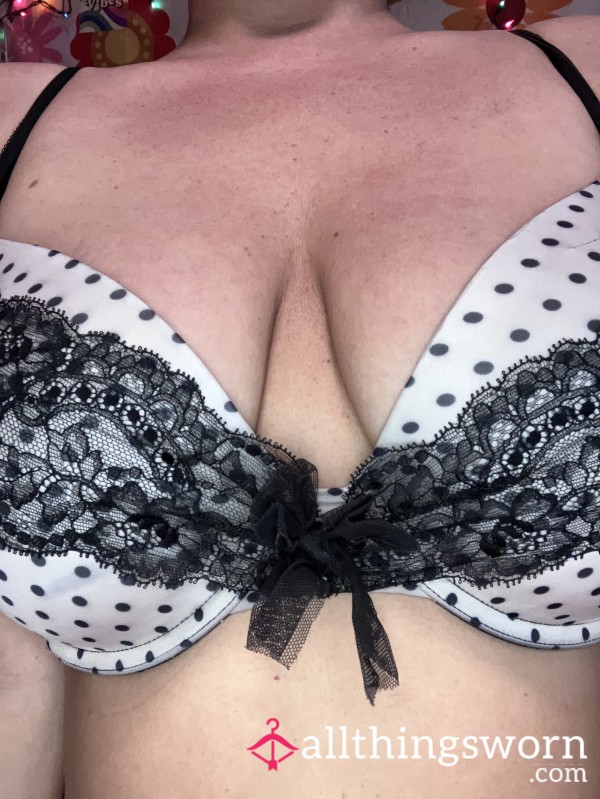 34DD Victorias Secret Old Worn Bra With Bow
