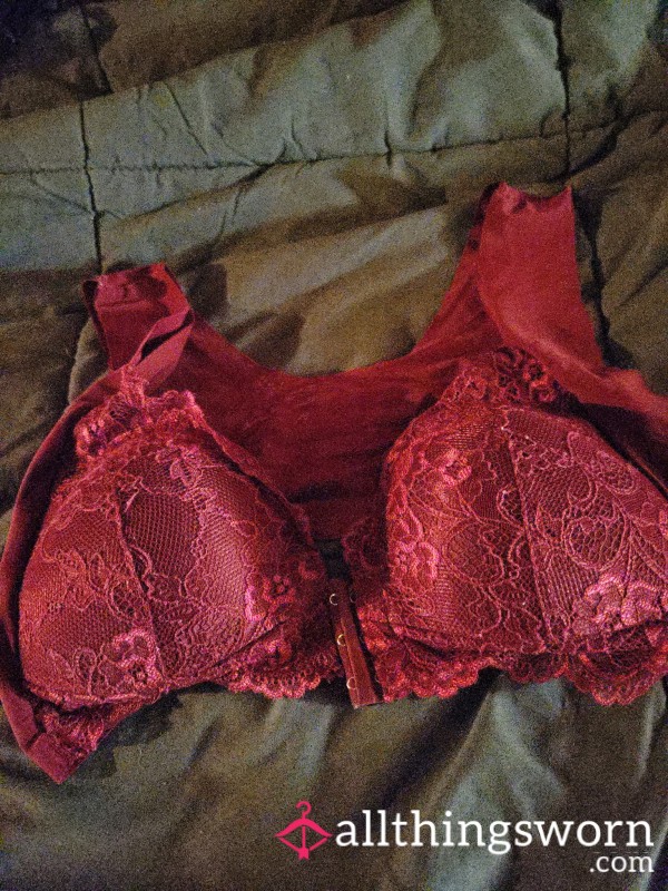 36c Red Lace
