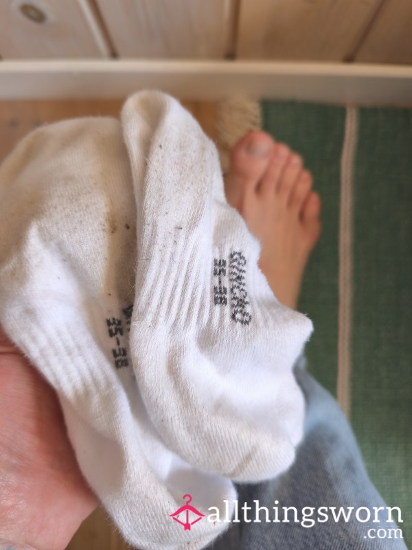37,5 White Sneaker Socks Stinky Worn Dirty