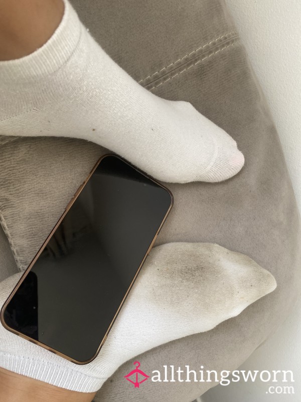 3mn Ignore Calls Beneath My Dirty Socks