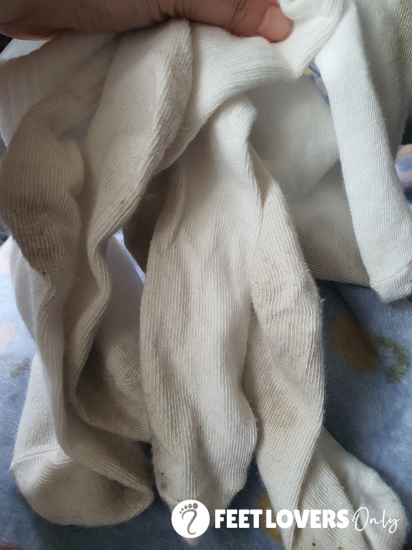 3pairs Of Dirty Smelly Socks 🧦