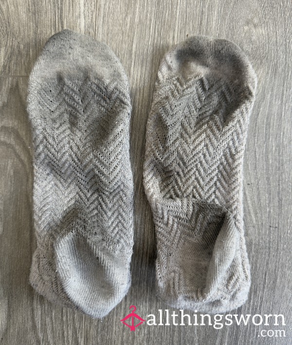 4 Day Well-worn Stinky Sour Sweaty Trainer Socks 🧦 🦶🏻🥵