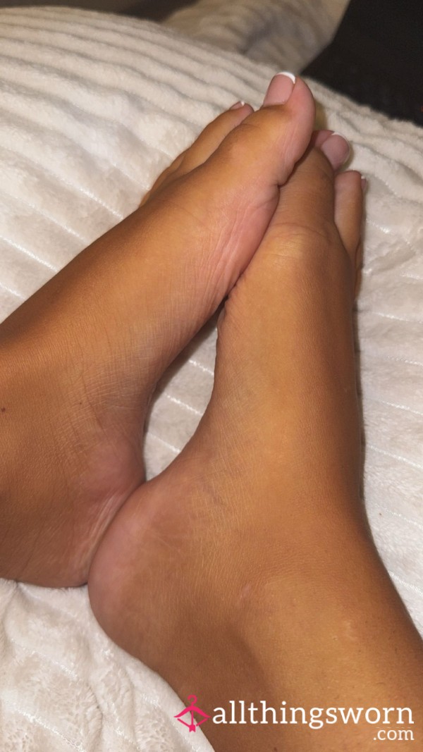 4 Feet Pics Custom To Make Your Own… My Size 4 Feet Are Ready For Your Requests🙂
