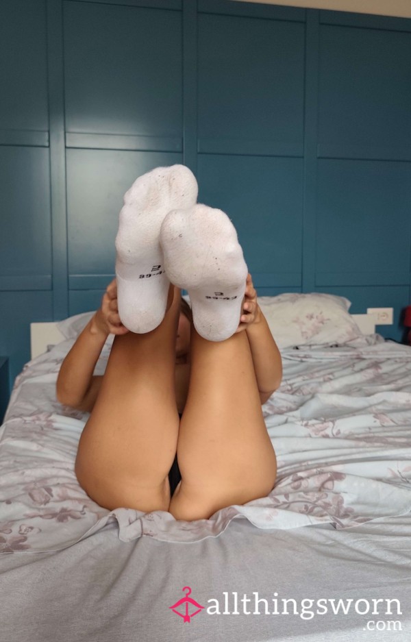 4 Mi Video Of Making My Perfect White Socks Dirty Outside