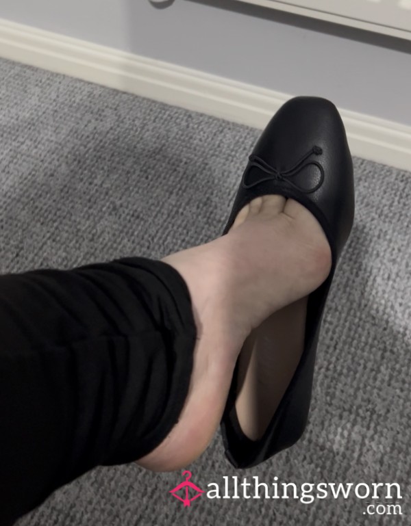 4 Minutes Of Shoe Dangles In My Black Flats 👠