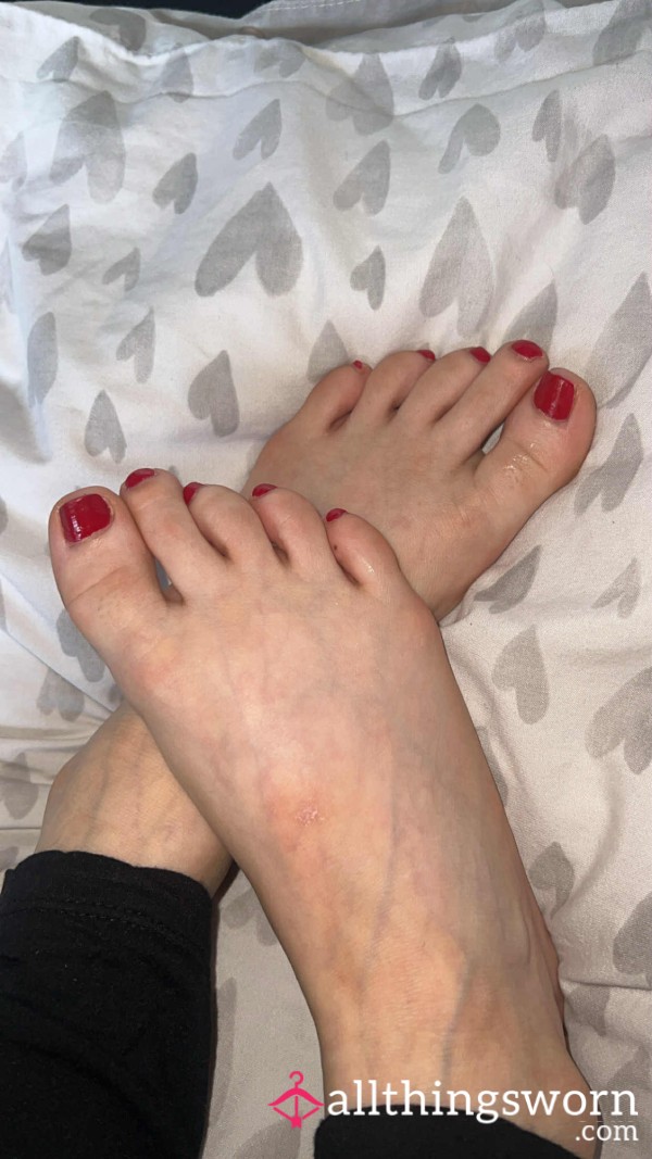 4 Moisturised Feet Pics
