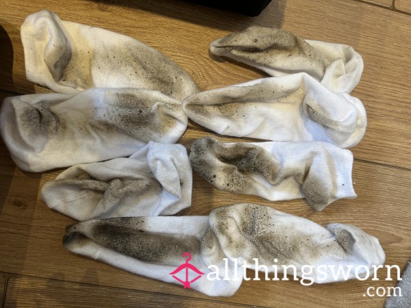 4 Pairs Of Smelly Sweaty Ankle Socks