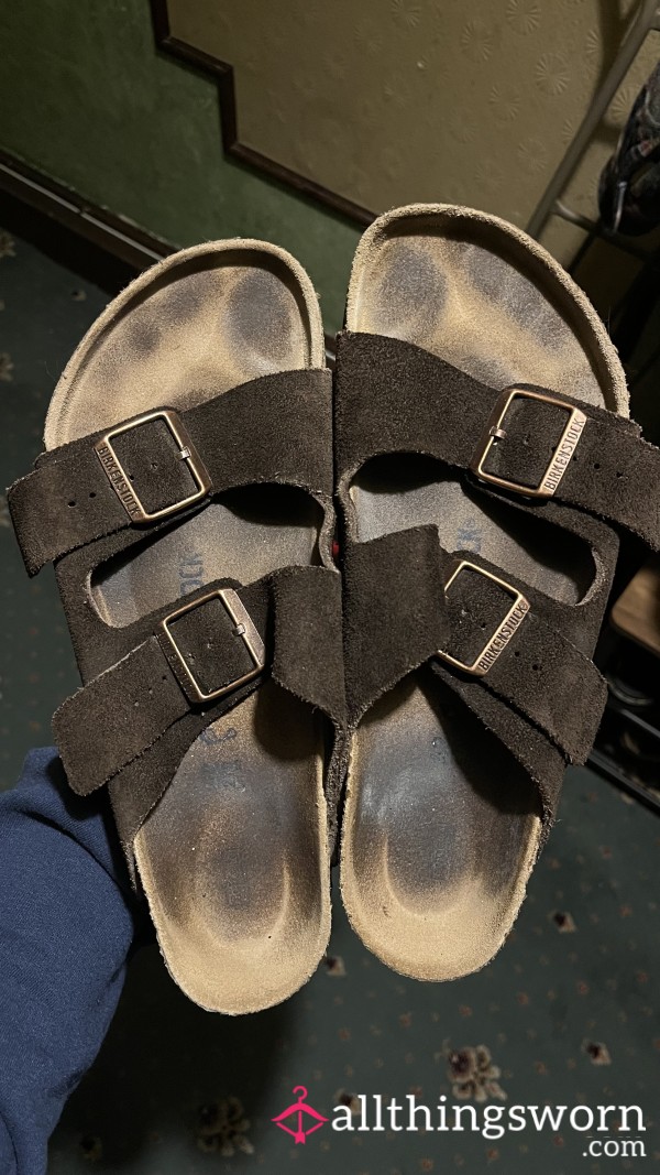 4 YEAR OLD BIRKENSTOCKS 🤧😷 SUEDE- SIZE 8