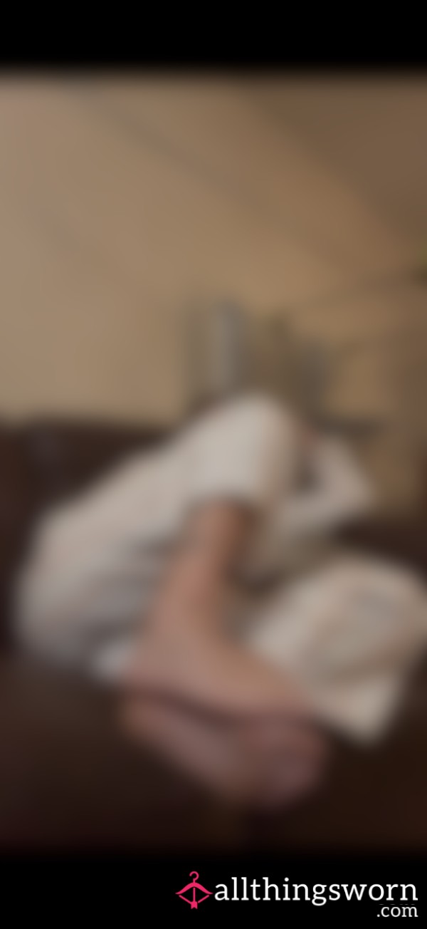 40 Sec Foot Ignore On My Leather Sofa🦶🏼
