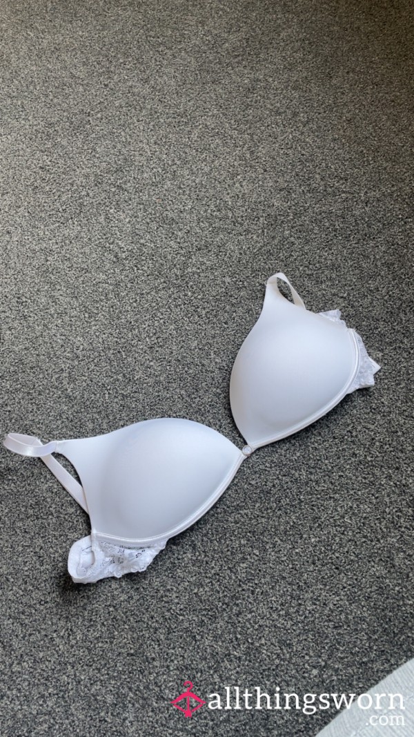 46DD.. Very Well Worn Bra