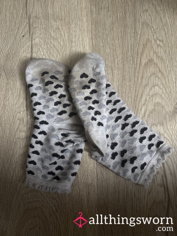 48-Hour MILF Wear: Busy Heart Socks 👣🖤