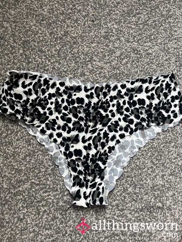 48hr Worn Panties - Soaked Playing