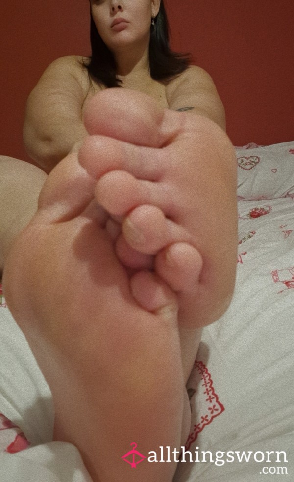 5 Custom Feet Pictures 🎀🖤