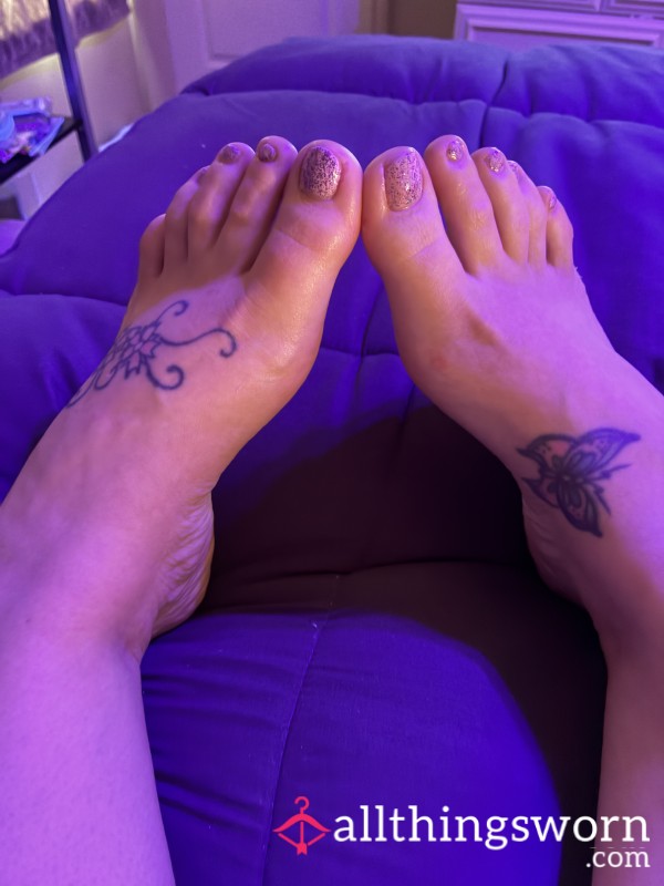 $4 Custom Special! 👣👀😛