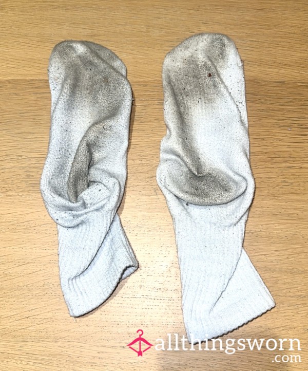 5 Day Worn Gym Socks - 3 Workouts, Outdoor Barefoot Wear, VERY Dirty And Smelly