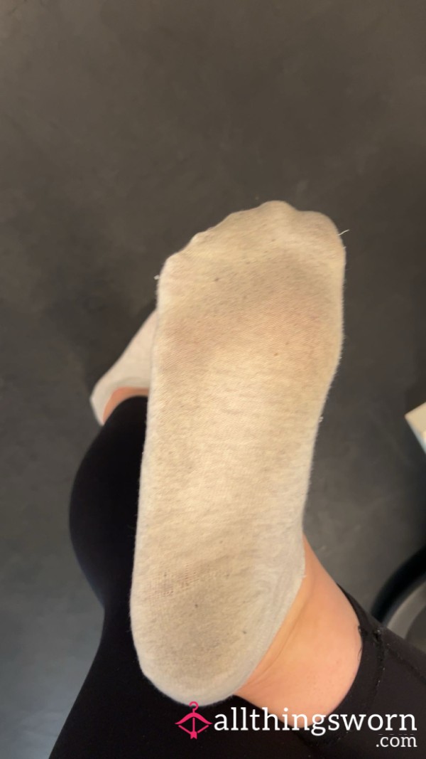 5 Days Soaked In My Sweat. Filthy Gym Socks👅