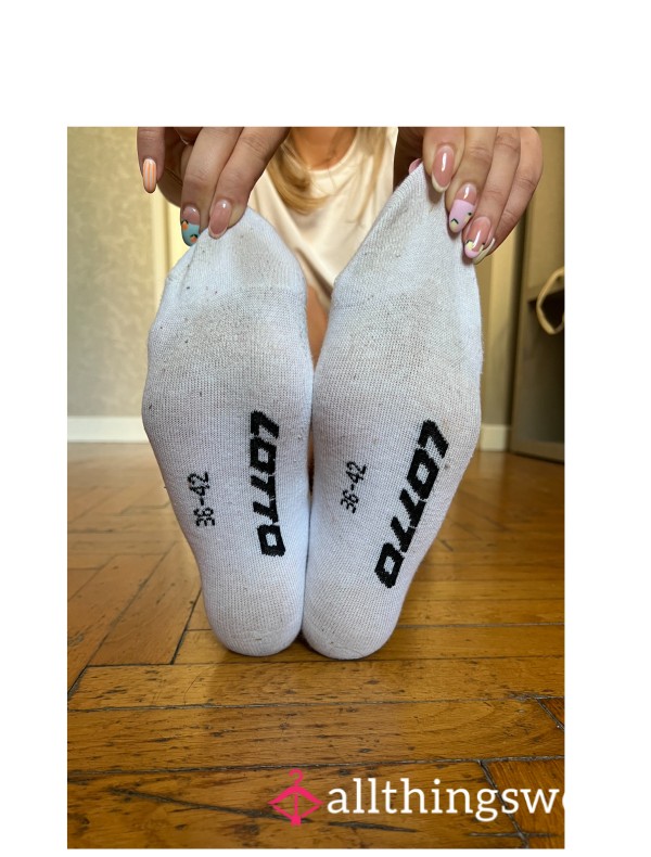 🔥🤍 5 Days Worn White And Black-Coloured Socks – Heat, Scent & Pure Temptation To Worship 🔥🤍