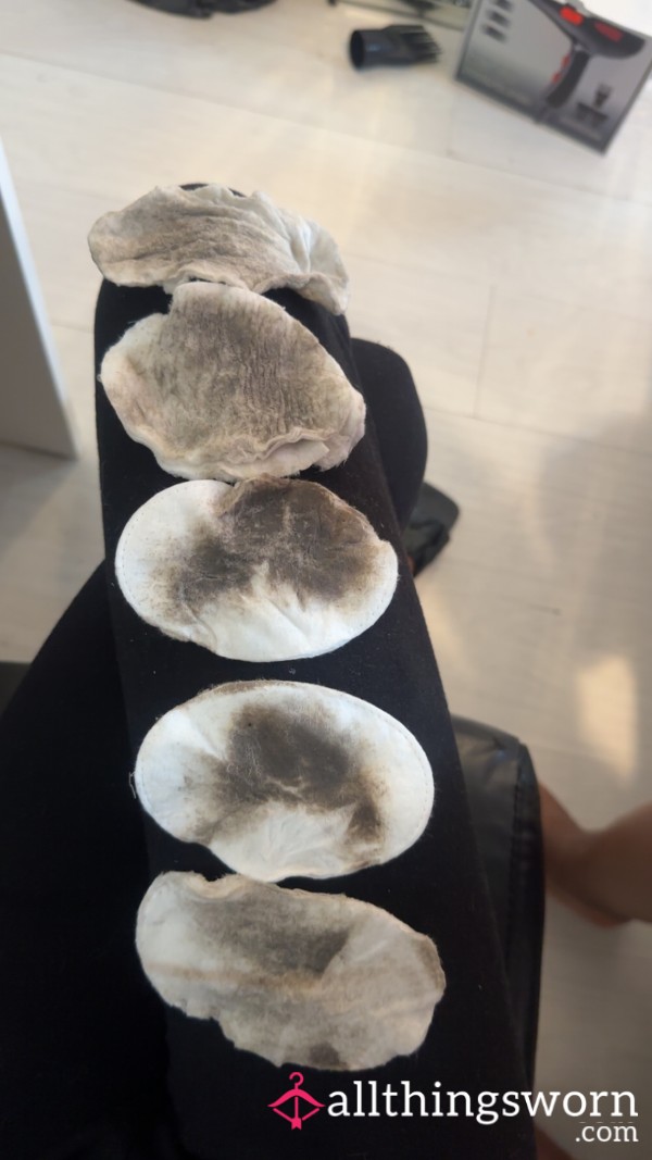 5 Dirty Tissues Used To Wipe My Filthy Feet