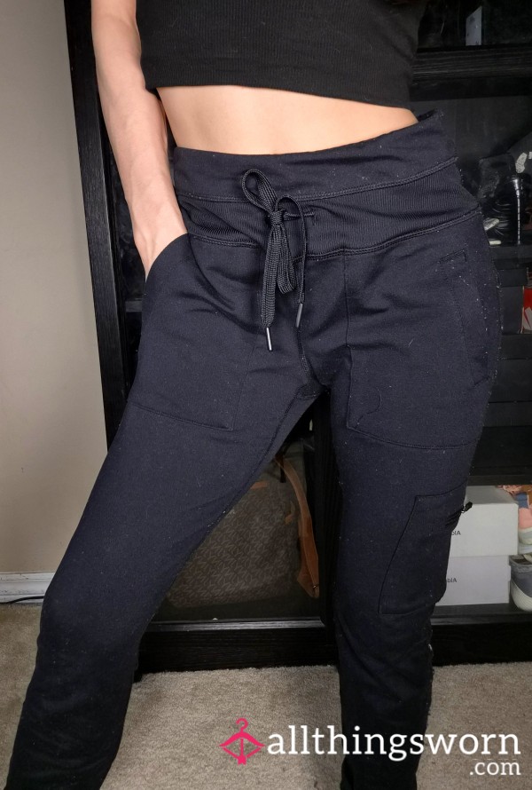 5 For $25❤️ Old Mondetta Black Jogging Pants Pilled Well Worn Joggers Sweat Pants Stretchy Soft Gym Clothes Japanese Girl Cute Fitness Model Athletic Personal Trainer