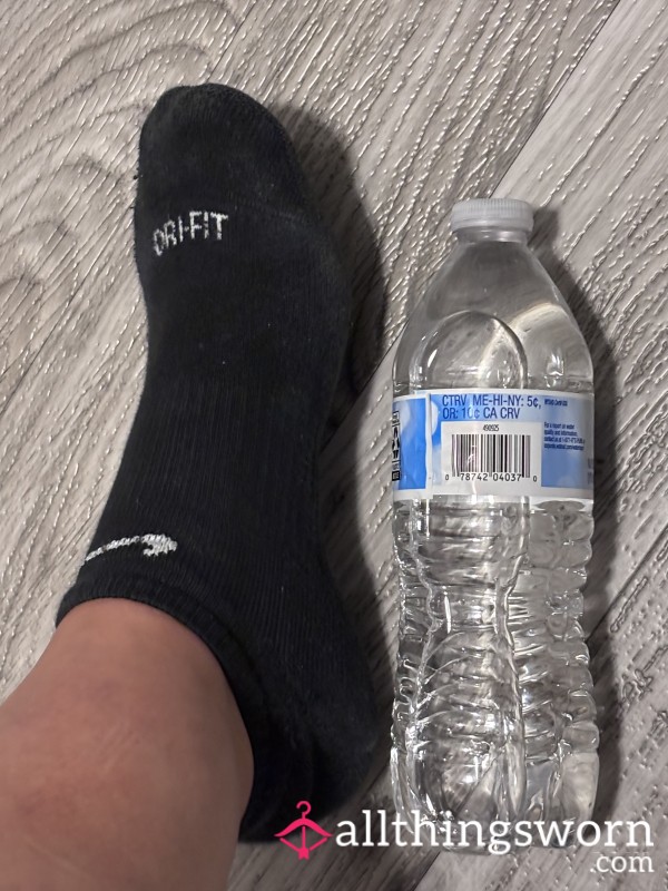 5 HUGE FEET Women’s Size 10 Feet Pics!!