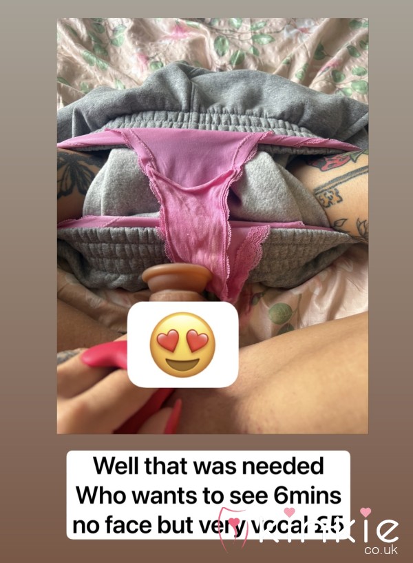 5 Mins Quick Pu**y Play No Face Very Vocal. And Very Much Needed Big Di**o And Clit Sucker
