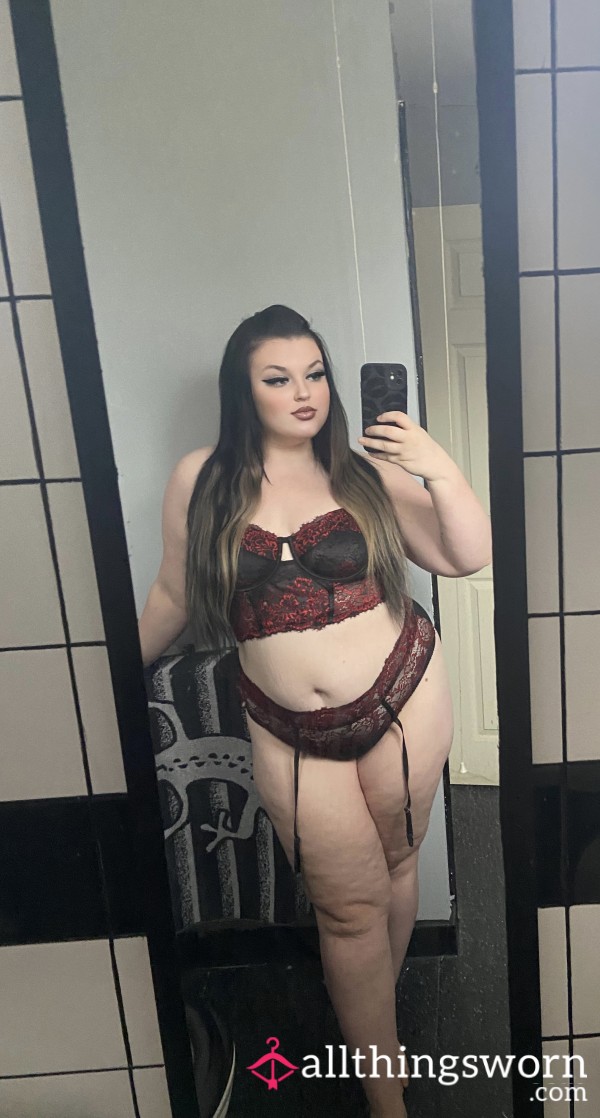 5 Minute Video Playing And Showing Off Curves While Encouraging And Counting Down Video