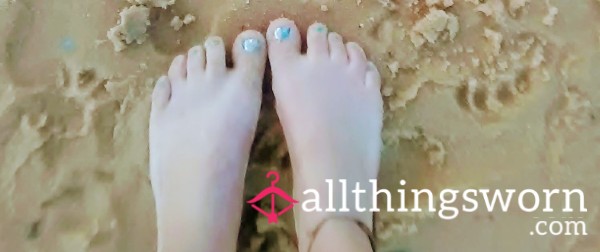 5-photo Set Of Feet Pics