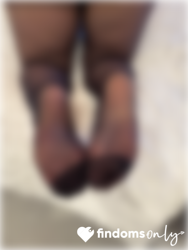 5 Pics Of Feet In Black Tights