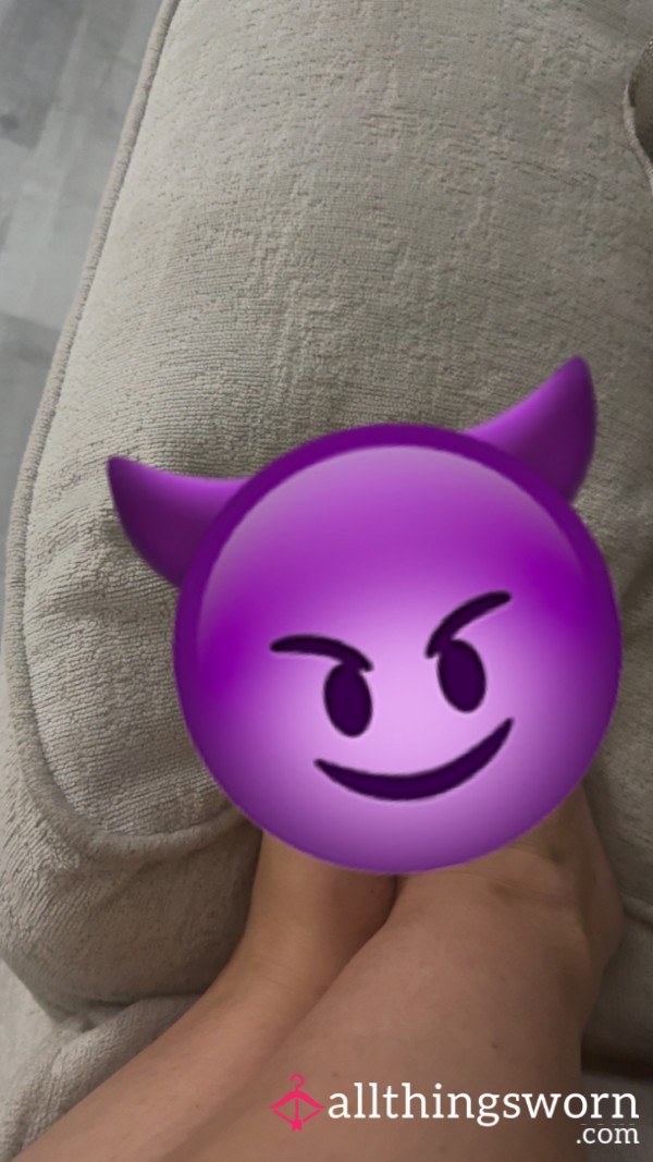 5 X Pics Of My Feet 😈