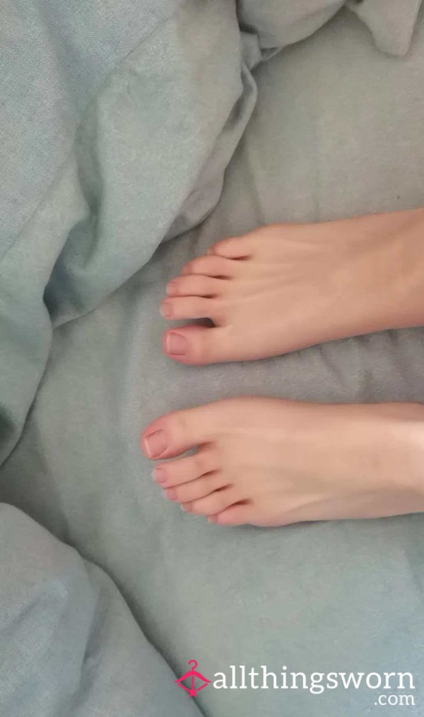 50 Feet Photo Set | Natural Soft Feet, Soles, Toes & Relaxed Poses | High Quality Foot Collection