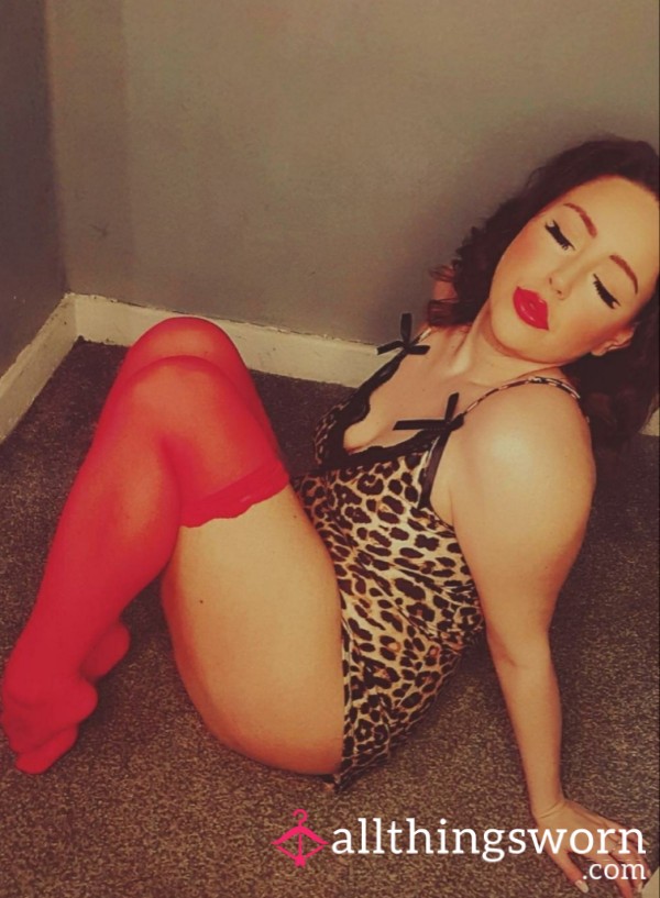 50s Smoking Pinup Doll Horny Housewife  Photoshoot