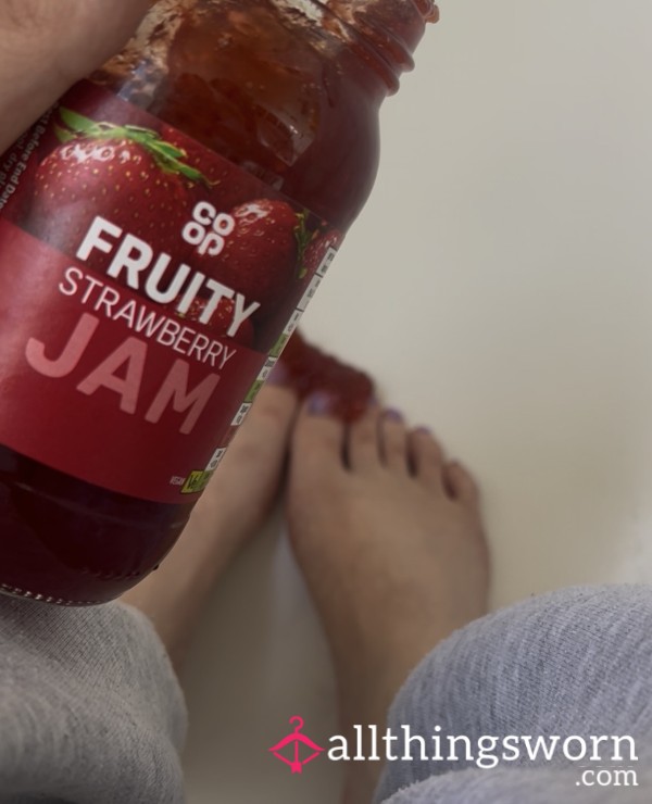 45 Secs My Toes Playing With Strawberry Jam